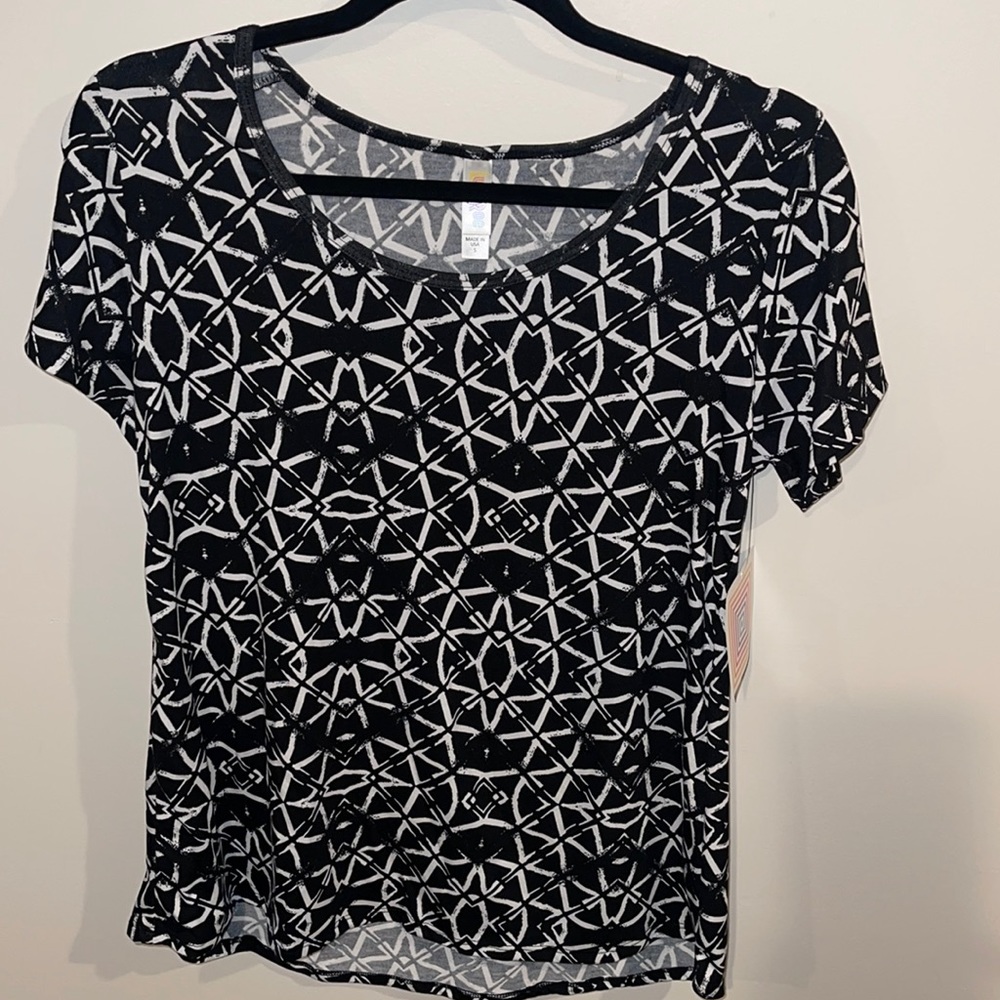 Lularoe Classic T top size small.